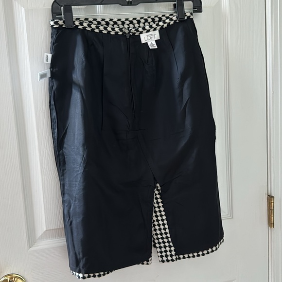 Ann Taylor Loft Skirt size 0 - Picture 4 of 5